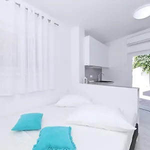  Apartment Silver Stars 1