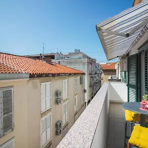  Apartment Castello-old Town